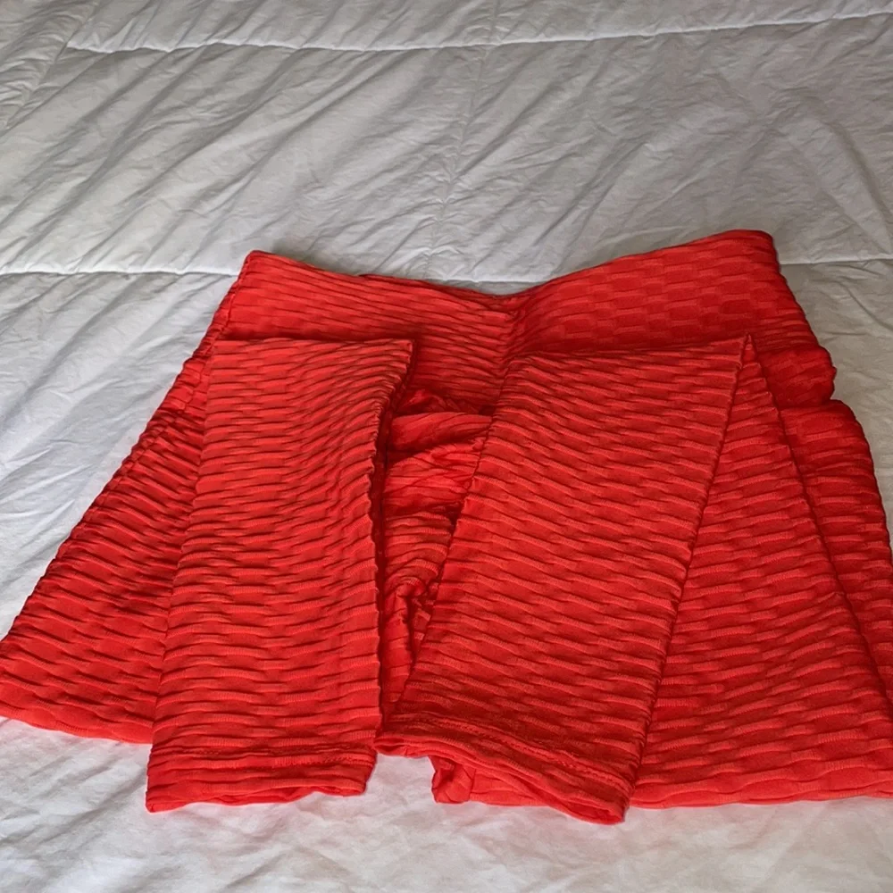 Red patterned legging - Picture 3 of 3